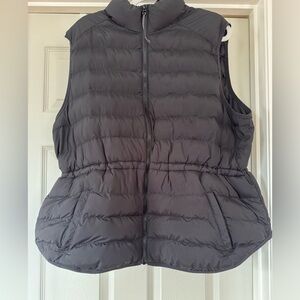 Women's Puffer Vest in Black